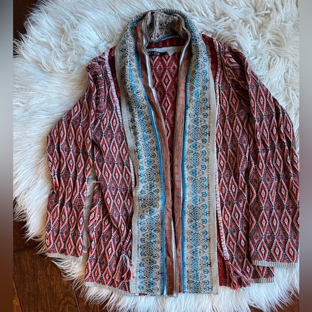 Women's Multicolor Patterned Sweater - Picture 2 of 11